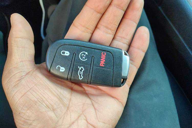 Used Jeep Grand Cherokee 2014 3.0L Comfort Navigation Edition Vehicle Key