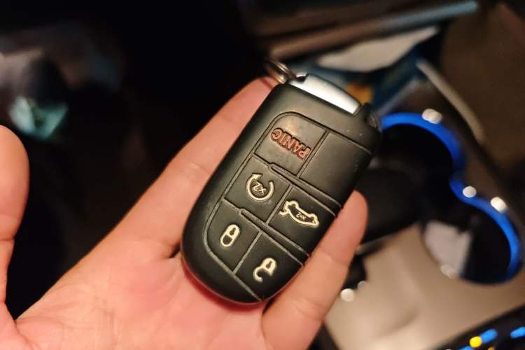 Used Jeep Grand Cherokee 2014 3.6L Elite Navigation Edition Vehicle Key