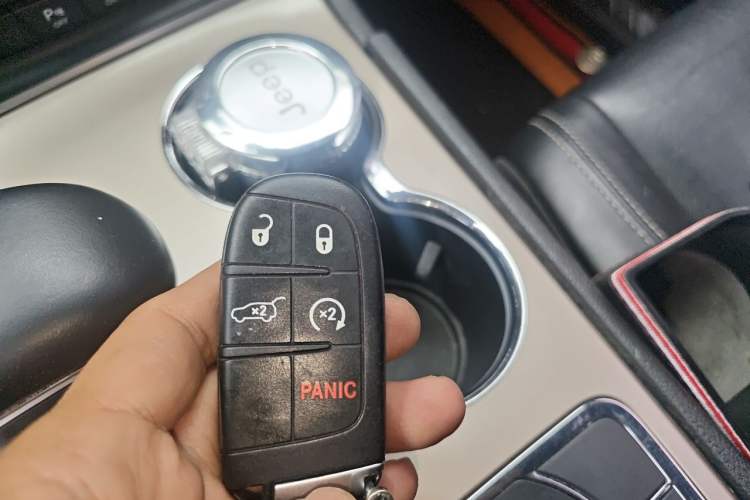 Used Jeep Grand Cherokee  Vehicle Key