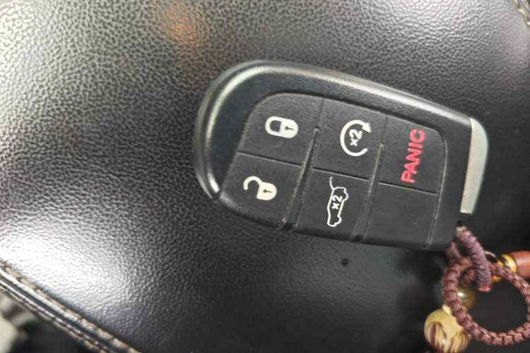Used Jeep Grand Cherokee 2014 3.0TD Diesel Comfort Navigation Version Vehicle Key