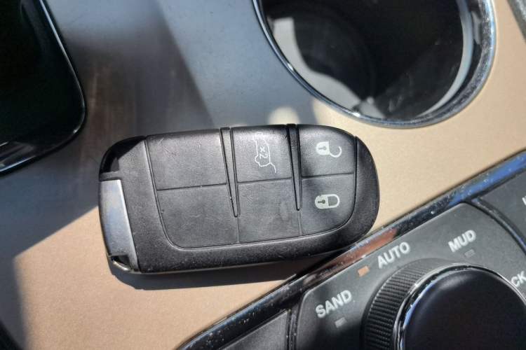 Used Jeep Grand Cherokee 2014 3.6L Elite Navigation Edition Vehicle Key