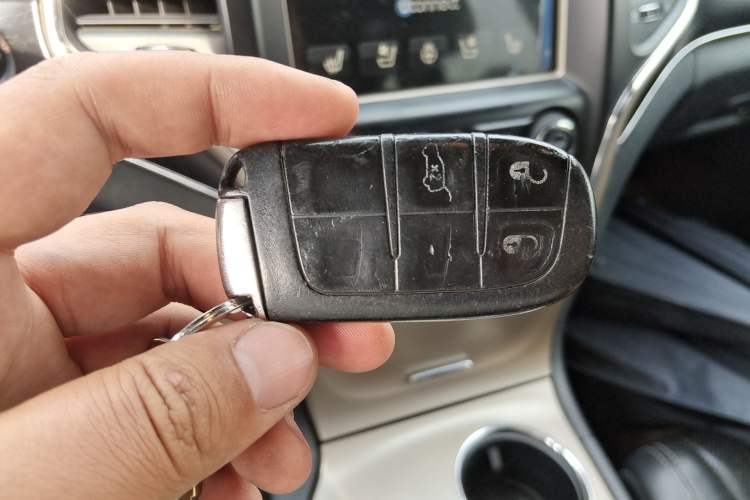 Used Jeep Grand Cherokee 2014 3.6L Elite Navigation Edition Vehicle Key