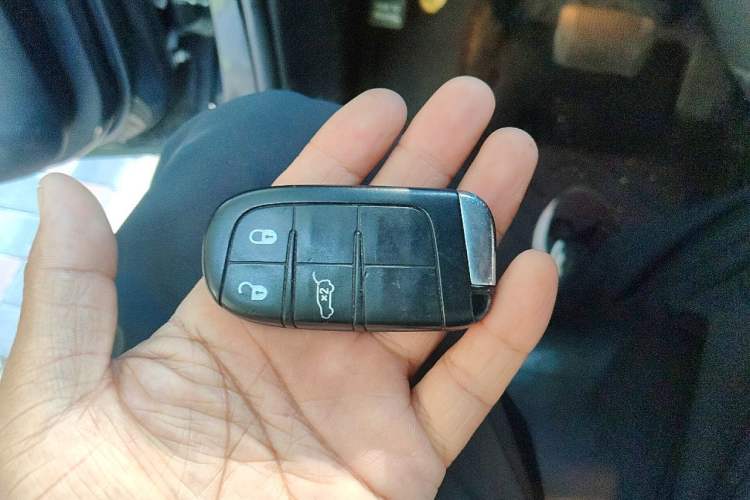 Used Jeep Grand Cherokee 2014 3.0TD Diesel Comfort Navigation Version Vehicle Key