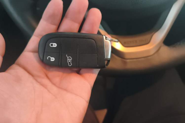 Used Jeep Grand Cherokee 2014 3.6L Elite Navigation Edition Vehicle Key