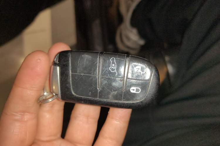 Used Jeep Grand Cherokee 2014 3.0L Comfort Navigation Edition Vehicle Key