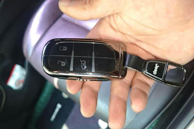Used Jeep Grand Cherokee 2014 3.0L Flagship Zunyue Edition Vehicle Key