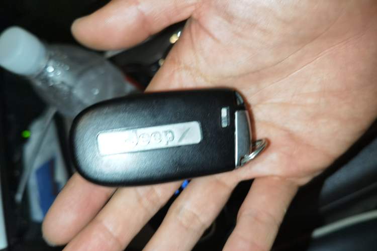 Used Jeep Grand Cherokee 2014 3.6L Elite Navigation Edition Vehicle Key