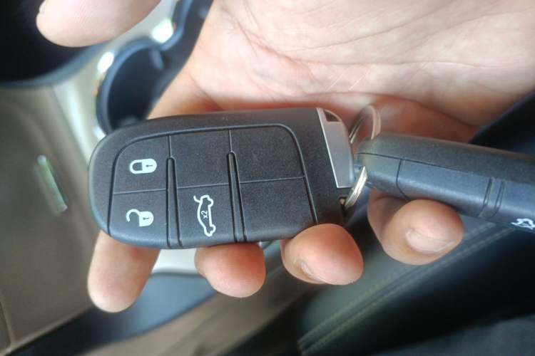 Used Jeep Grand Cherokee 2014 3.6L Elite Navigation Edition Vehicle Key
