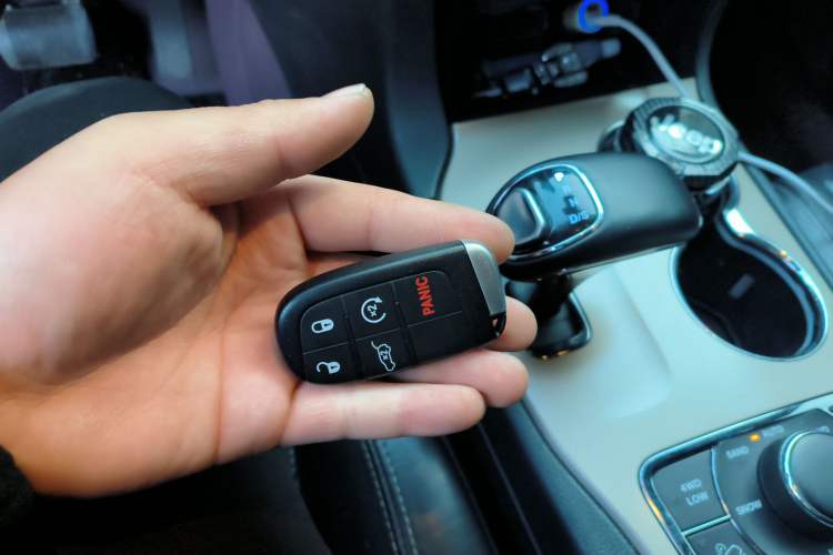 Used Jeep Grand Cherokee 2014 3.6L Elite Navigation Edition Vehicle Key