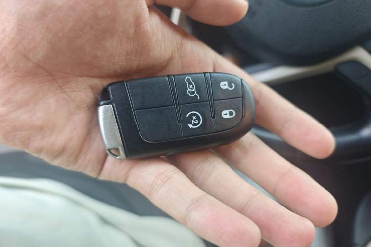Used Jeep Grand Cherokee 2014 3.6L Elite Navigation Edition Vehicle Key