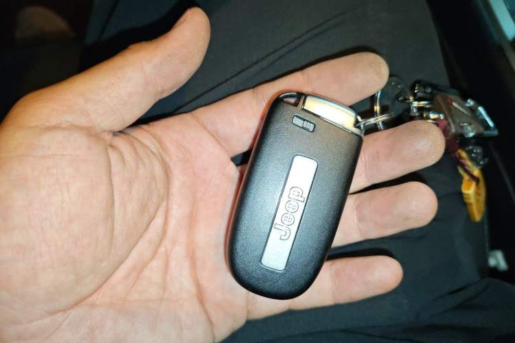 Used Jeep Grand Cherokee 2014 3.6L Elite Navigation Edition Vehicle Key
