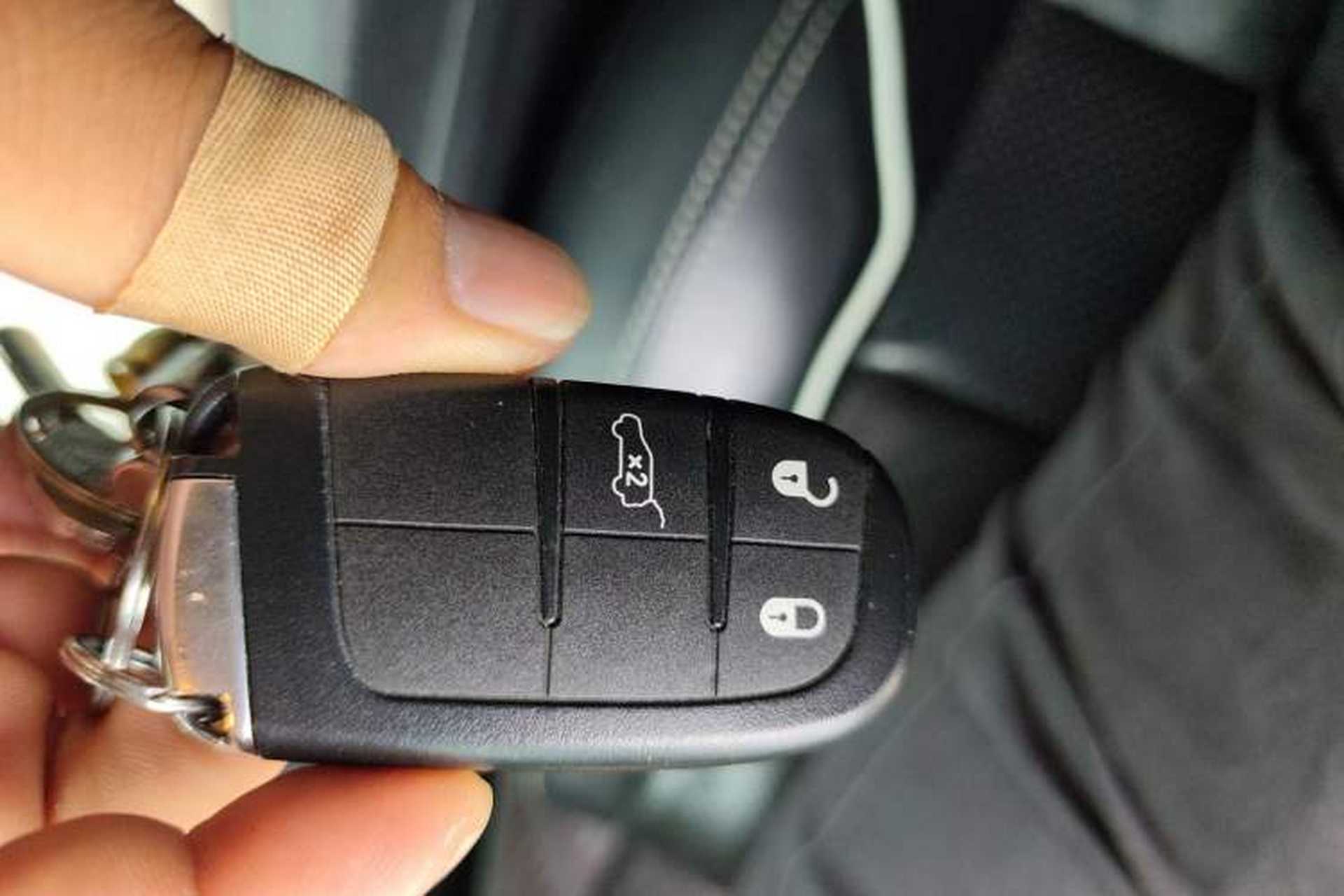 Used Jeep Grand Cherokee 2014 3.6L Elite Navigation Edition Vehicle Key