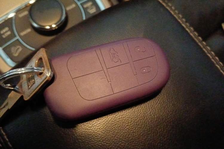 Used Jeep Grand Cherokee 2014 3.6L Elite Navigation Edition Vehicle Key