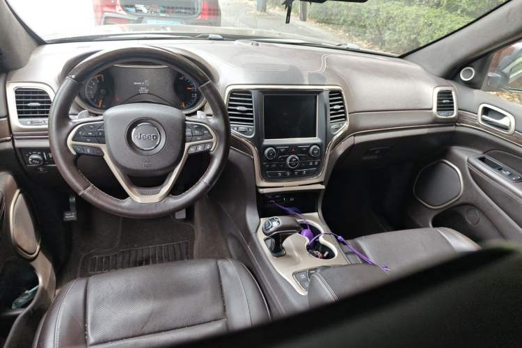 Used Jeep Grand Cherokee 2014 5.7L Flagship Prestige Edition Center Console
