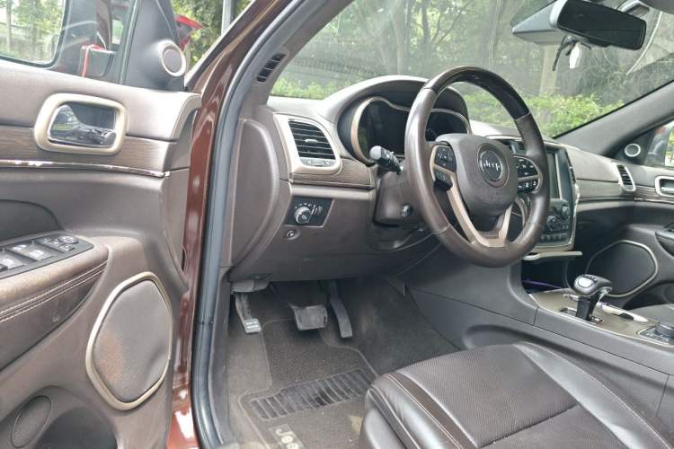 Used Jeep Grand Cherokee 2014 5.7L Flagship Prestige Edition Driver Seat