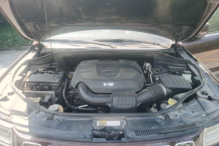 Used Jeep Grand Cherokee 2014 3.0L Flagship Zunyue Edition Engine Bay