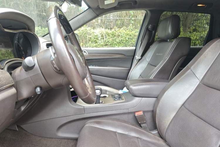 Used Jeep Grand Cherokee 2014 5.7L Flagship Prestige Edition Left Front Seat