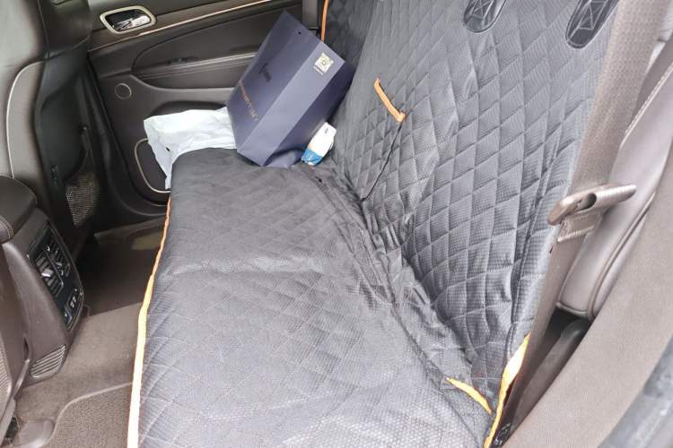 Used Jeep Grand Cherokee 2014 5.7L Flagship Prestige Edition Left Rear Seat