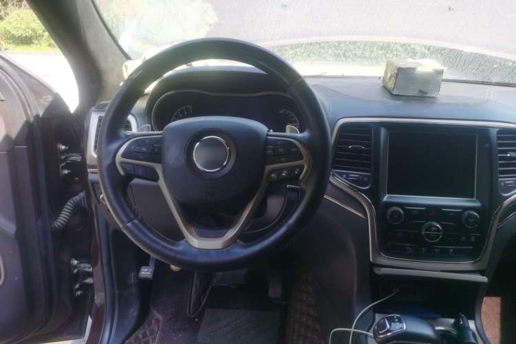Used Jeep Grand Cherokee 2014 3.0L Flagship Zunyue Edition Steering Wheel