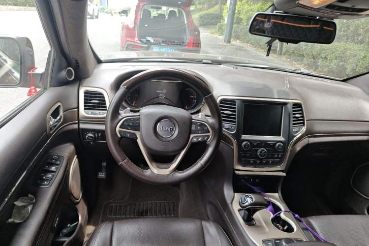 Used Jeep Grand Cherokee 2014 5.7L Flagship Prestige Edition Steering Wheel