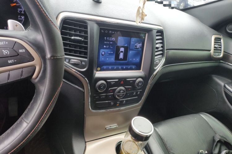 Used Jeep Grand Cherokee 2014 3.6L Elite Navigation Edition Audio And AC Panel