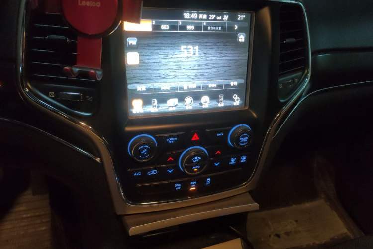 Used Jeep Grand Cherokee 2014 3.6L Elite Navigation Edition Audio And AC Panel