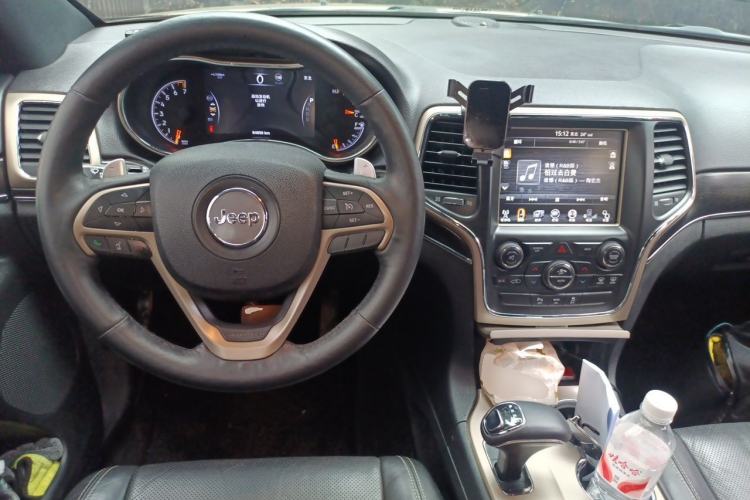 Used Jeep Grand Cherokee 2014 3.6L Elite Navigation Edition Center Console
