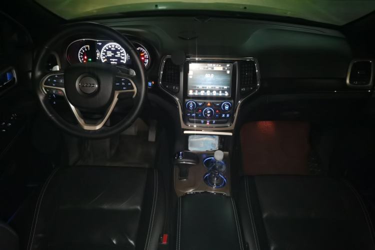 Used Jeep Grand Cherokee 2014 3.6L Elite Navigation Edition Center Console