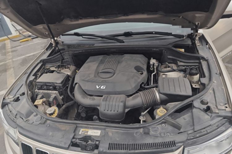 Used Jeep Grand Cherokee 2014 3.6L Elite Navigation Edition Engine Bay