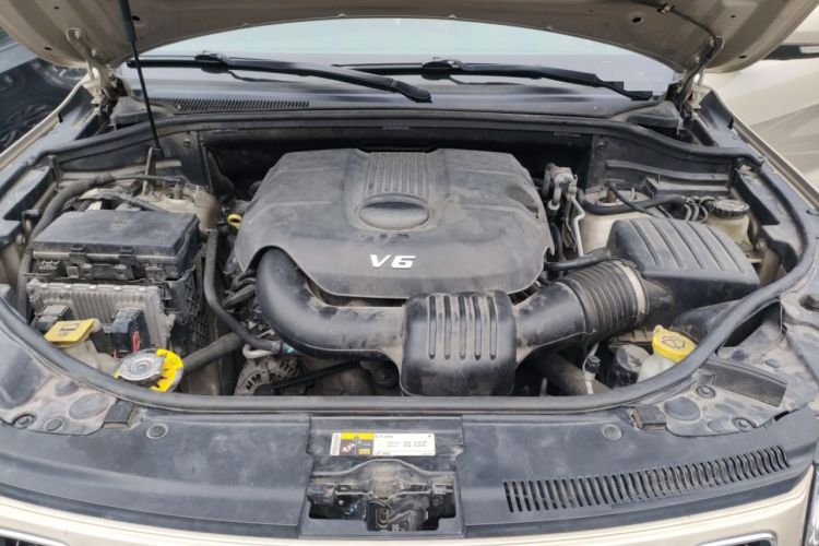 Used Jeep Grand Cherokee 2014 3.6L Elite Navigation Edition Engine Bay