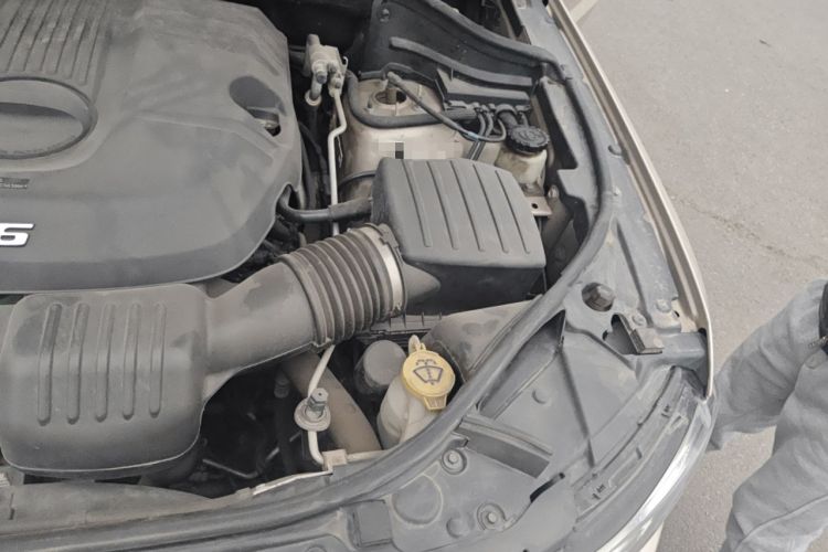 Used Jeep Grand Cherokee 2014 3.6L Elite Navigation Edition Engine Bay Left