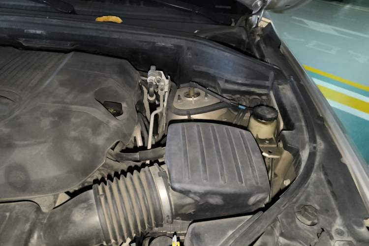 Used Jeep Grand Cherokee 2014 3.6L Flagship Prestige Edition Engine Bay Left