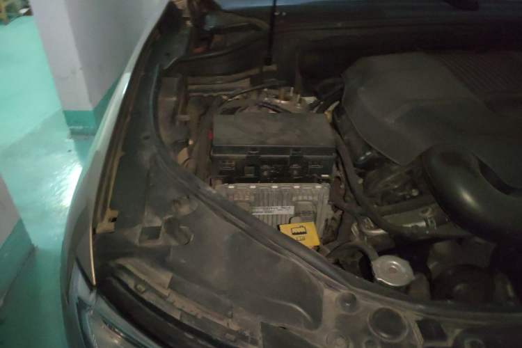Used Jeep Grand Cherokee 2014 3.6L Elite Navigation Edition Engine Bay Right