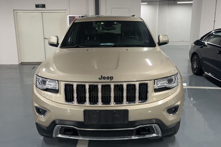 Used Jeep Grand Cherokee 2014 3.0L Comfort Navigation Edition Exterior 1