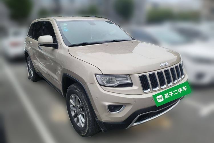 Used Jeep Grand Cherokee 2014 3.6L Elite Navigation Edition Front Right 45 Deg