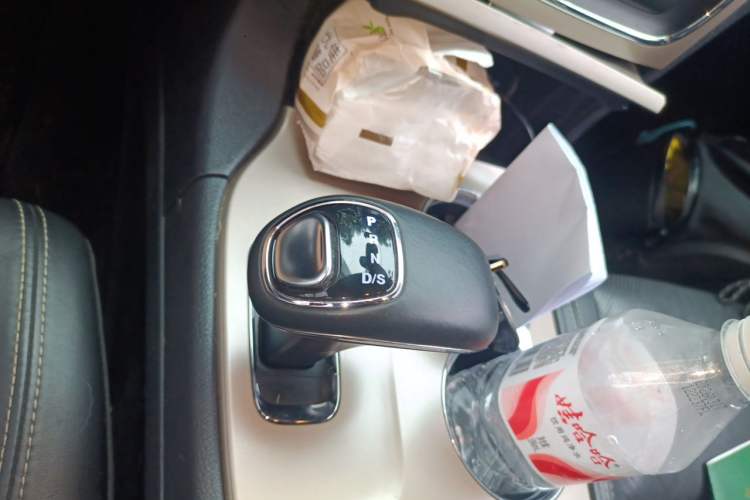 Used Jeep Grand Cherokee 2014 3.6L Elite Navigation Edition Gear Lever