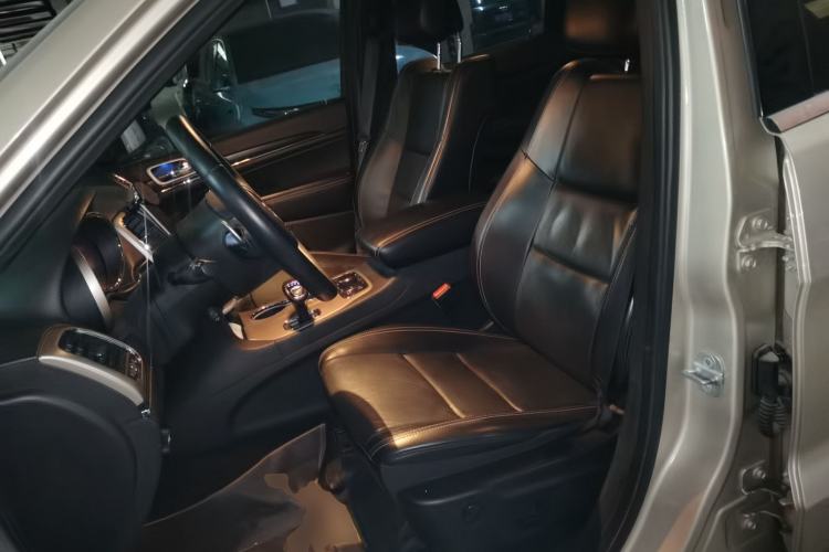 Used Jeep Grand Cherokee 2014 3.6L Elite Navigation Edition Left Front Seat