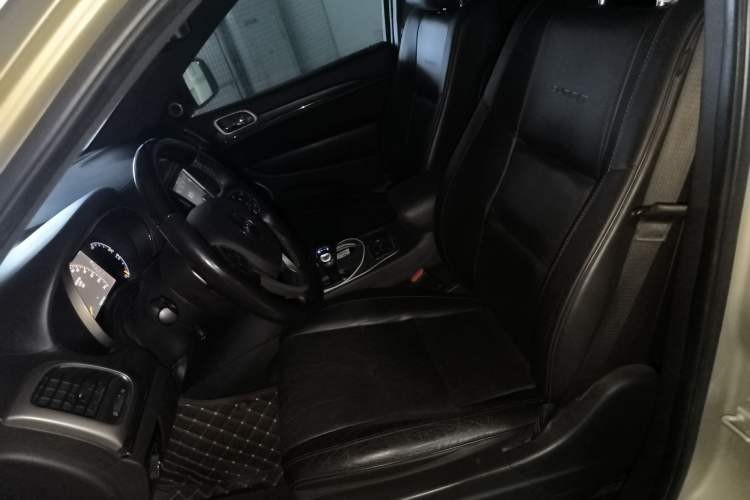 Used Jeep Grand Cherokee 2014 3.6L Flagship Prestige Edition Left Front Seat