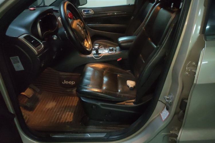 Used Jeep Grand Cherokee 2014 3.6L Elite Navigation Edition Left Front Seat