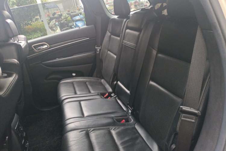 Used Jeep Grand Cherokee 2014 3.6L Elite Navigation Edition Left Rear Seat