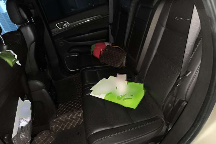 Used Jeep Grand Cherokee 2014 3.6L Flagship Prestige Edition Left Rear Seat