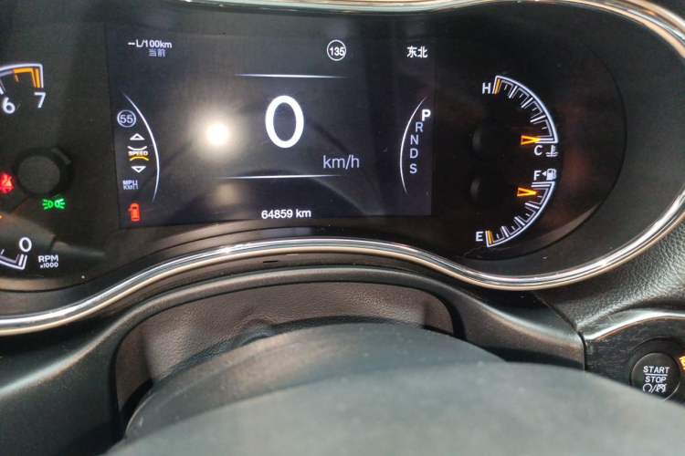 Used Jeep Grand Cherokee 2014 3.6L Elite Navigation Edition Odometer Close Up