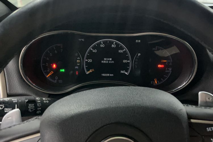 Used Jeep Grand Cherokee 2014 3.0L Comfort Navigation Edition Odometer Close Up