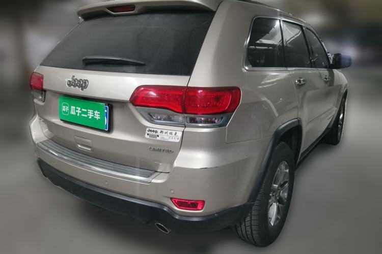 Used Jeep Grand Cherokee 2014 3.6L Elite Navigation Edition Rear Right 45 Deg