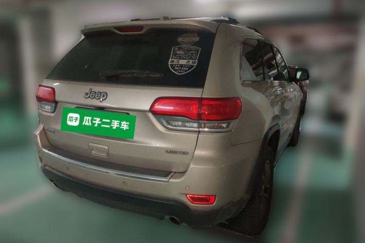Used Jeep Grand Cherokee 2014 3.6L Elite Navigation Edition Rear Right 45 Deg