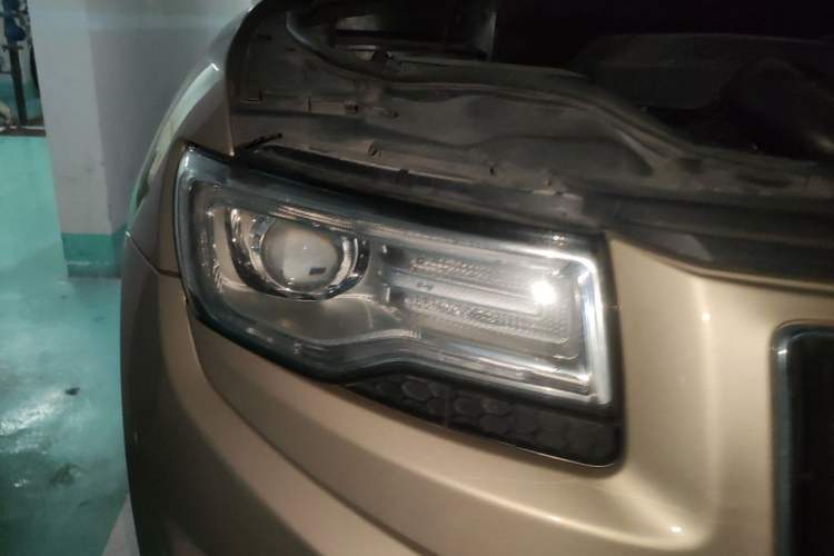 Used Jeep Grand Cherokee 2014 3.6L Elite Navigation Edition Right Front Headlight