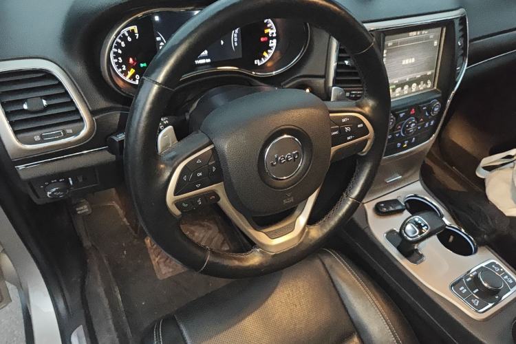 Used Jeep Grand Cherokee 2014 3.6L Elite Navigation Edition Steering Wheel