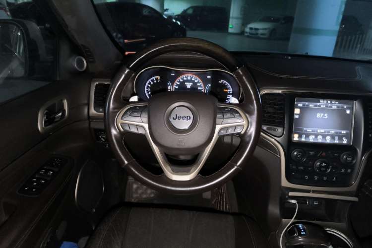 Used Jeep Grand Cherokee 2014 3.6L Flagship Prestige Edition Steering Wheel