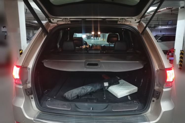 Used Jeep Grand Cherokee 2014 3.6L Elite Navigation Edition Trunk