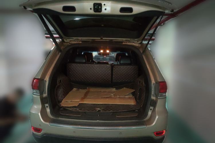 Used Jeep Grand Cherokee 2014 3.6L Elite Navigation Edition Trunk